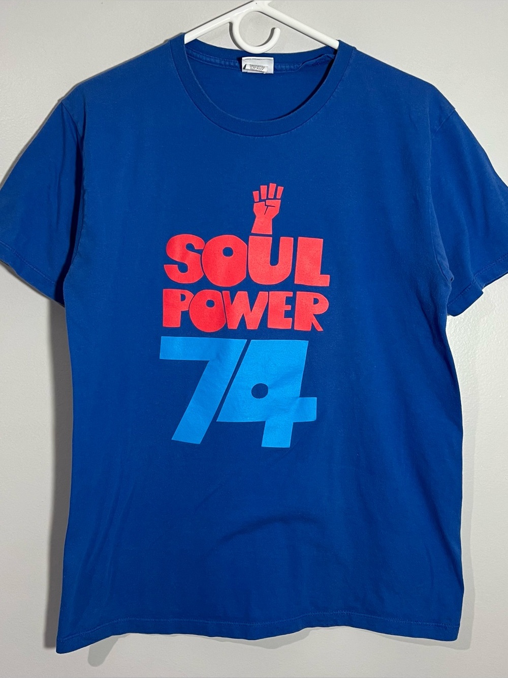 101 Apparel Soul Power 74 Blue Red Short Sleeve T-Shirt Adult Medium
